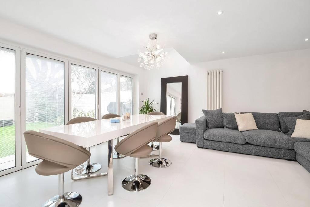 Home In Southsea With Hot Tub, Close To The Sea Portsmouth Exterior photo